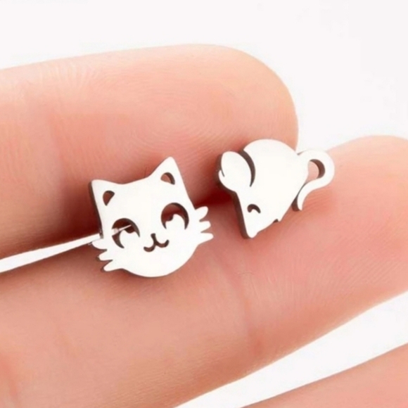 Cat and Mouse Earrings - Picture 1 of 3